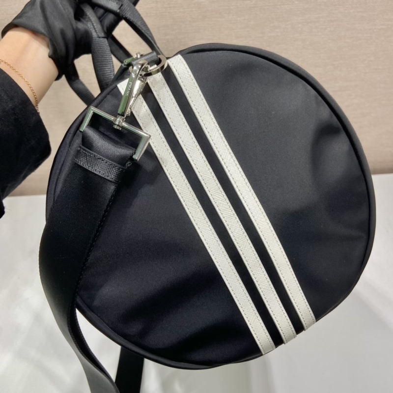 Pra*a travel bags
